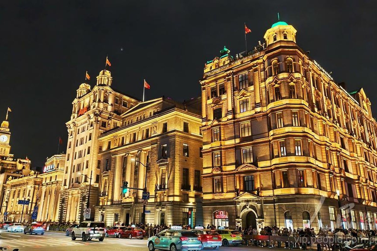 黑料网在线看热点爆料栏目中的城市夜间手机信息场景